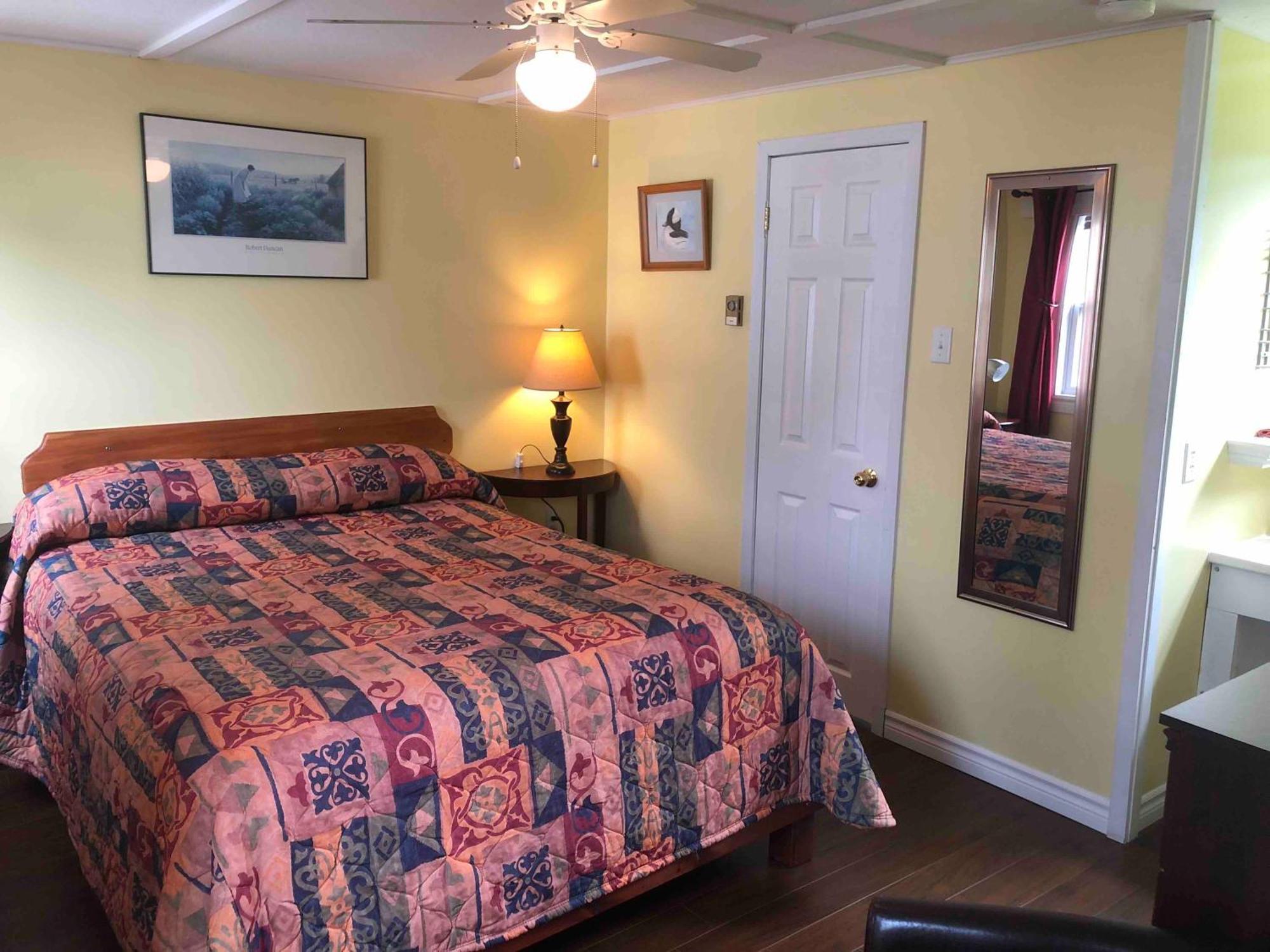 Lakelawn B&B And Motel Yarmouth Exterior photo